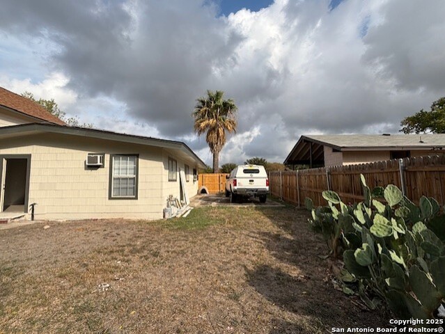 Image 29 of 30 For 5606 Castle Prince