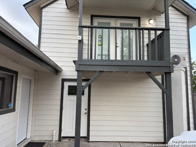 Image 4 of 30 For 5606 Castle Prince