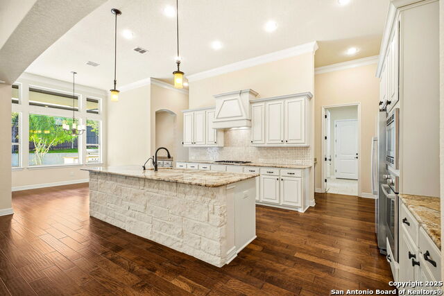 Image 20 of 50 For 18119 Abingdon Place