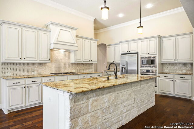 Image 21 of 50 For 18119 Abingdon Place