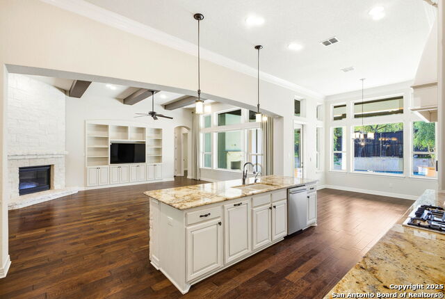 Image 23 of 50 For 18119 Abingdon Place