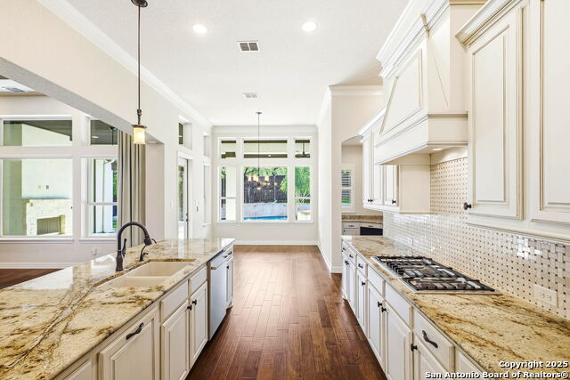 Image 24 of 50 For 18119 Abingdon Place