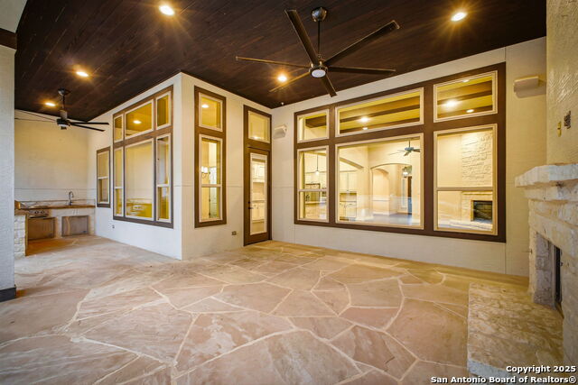 Image 42 of 50 For 18119 Abingdon Place