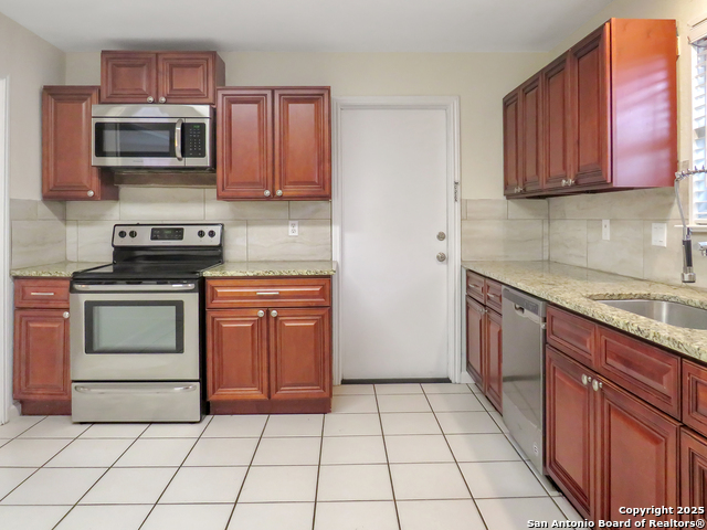 Image 10 of 43 For 13610 Earlywood