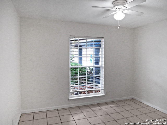 Image 15 of 43 For 13610 Earlywood