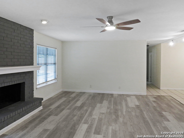 Image 23 of 43 For 13610 Earlywood