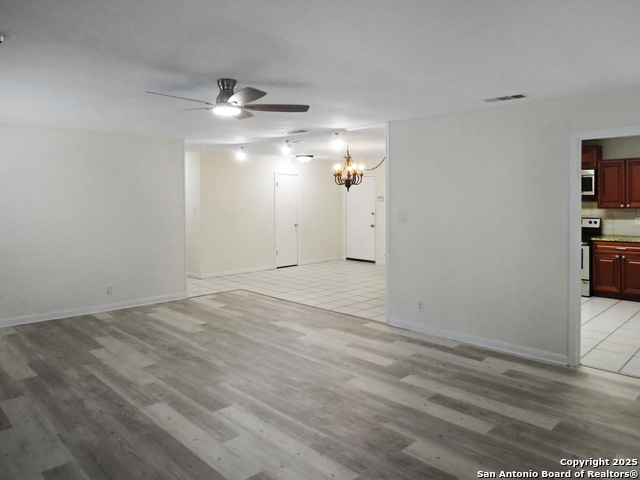 Image 25 of 43 For 13610 Earlywood