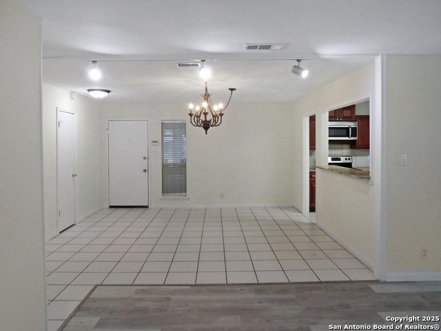 Image 27 of 43 For 13610 Earlywood