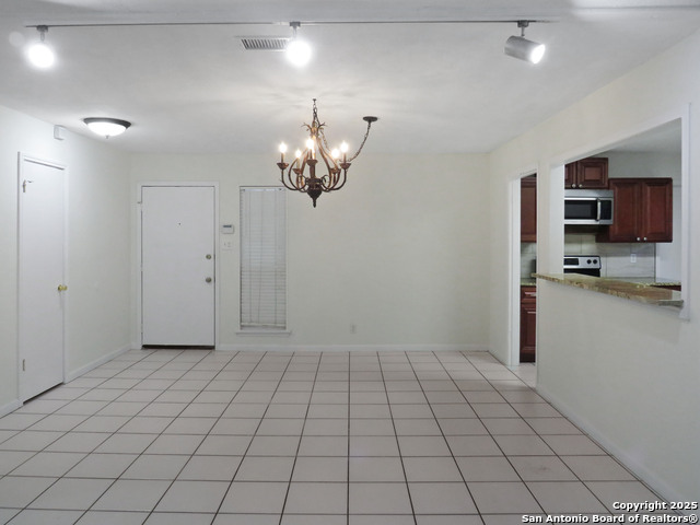 Image 7 of 43 For 13610 Earlywood