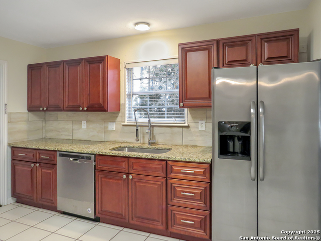 Image 9 of 43 For 13610 Earlywood