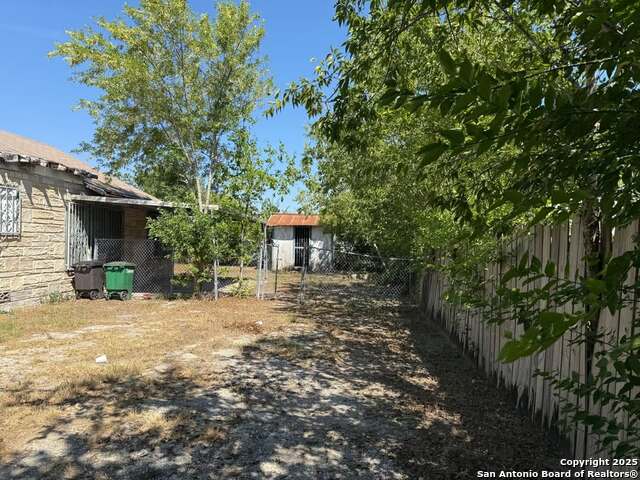 Image 4 of 13 For 6618 Tupper  