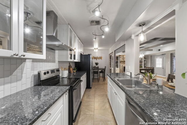 Image 14 of 37 For 5203 Metcalf