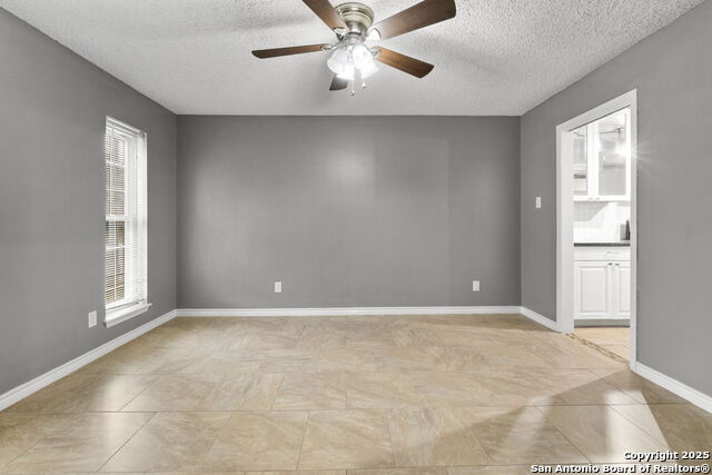 Image 17 of 37 For 5203 Metcalf