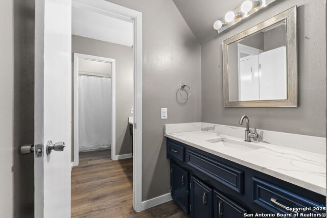 Image 29 of 37 For 5203 Metcalf