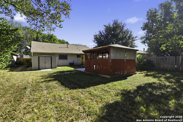 Image 22 of 27 For 6315 Forest Village