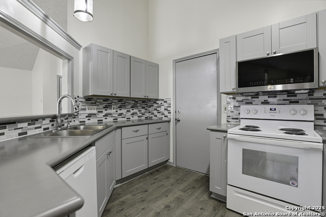 Image 6 of 27 For 6315 Forest Village