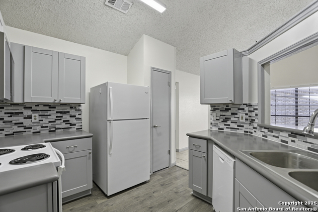 Image 7 of 27 For 6315 Forest Village