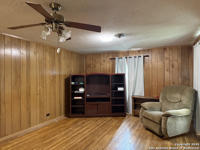 Listing photo id 9 for 510 Bonair Dr