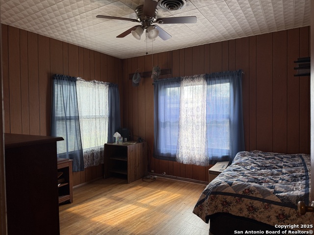 Listing photo id 12 for 510 Bonair Dr