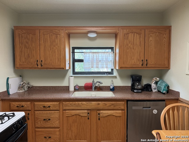 Listing photo id 6 for 510 Bonair Dr