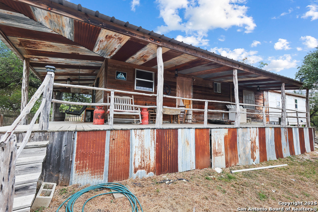 Image 10 of 37 For 596 Oakridge Ln