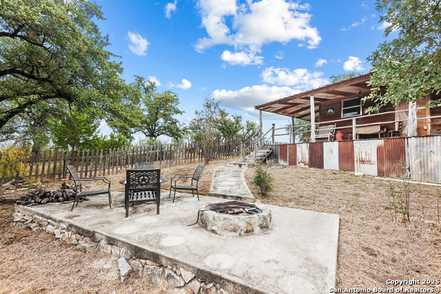 Image 13 of 37 For 596 Oakridge Ln