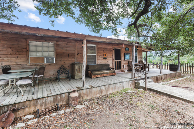 Image 7 of 37 For 596 Oakridge Ln