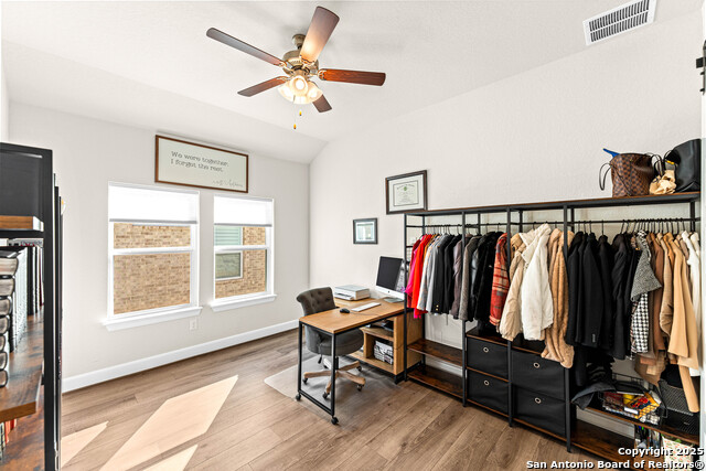 Image 34 of 47 For 113 Milagro  