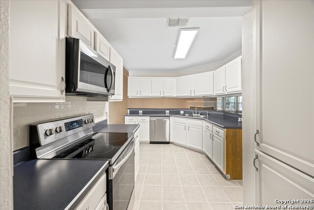 Image 17 of 39 For 7019 Elk Trail