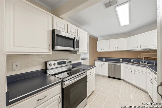 Image 18 of 39 For 7019 Elk Trail