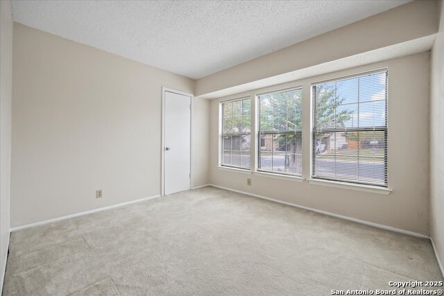 Image 26 of 39 For 7019 Elk Trail