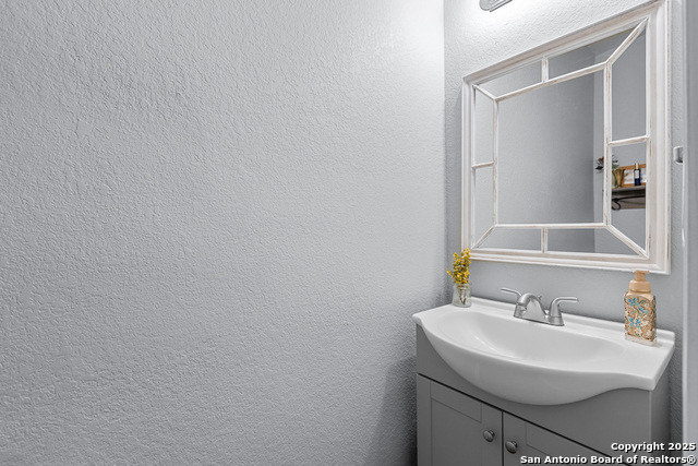 Image 19 of 28 For 6526 Ithaca Falls