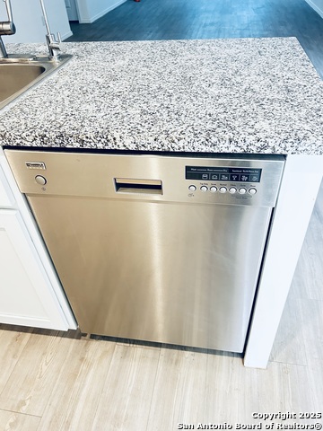 Image 29 of 33 For 10415 Canard Crest