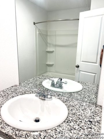 Image 32 of 33 For 10415 Canard Crest