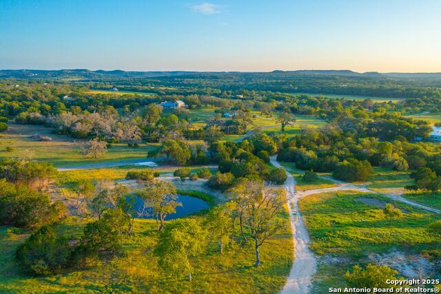 Image 5 of 28 For 112 Majestic Oaks Drive