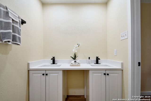 Image 17 of 27 For 300 Ridge Crest Dr