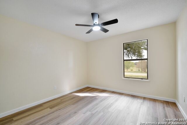 Image 18 of 27 For 300 Ridge Crest Dr