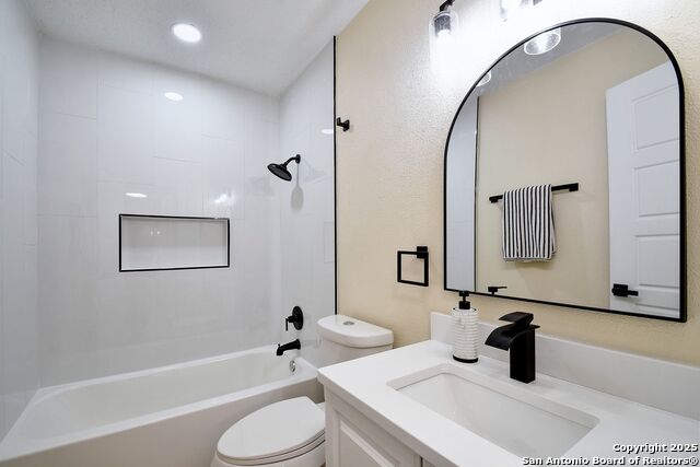 Image 20 of 27 For 300 Ridge Crest Dr