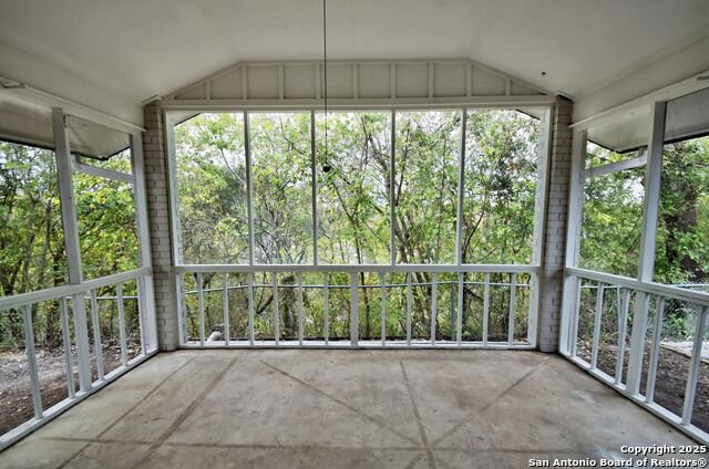 Image 22 of 27 For 300 Ridge Crest Dr