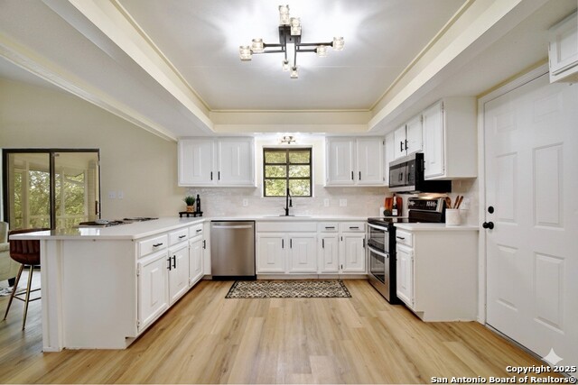 Image 4 of 27 For 300 Ridge Crest Dr