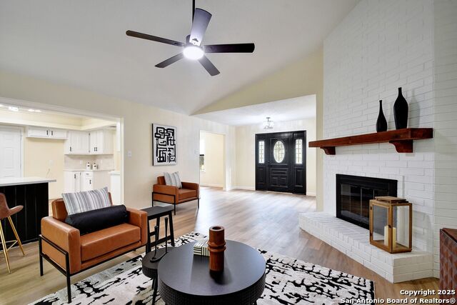 Image 9 of 27 For 300 Ridge Crest Dr