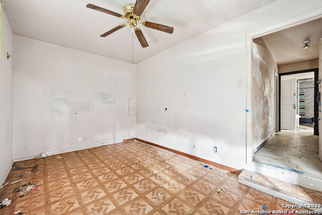 Image 10 of 21 For 1119 Gevers St N