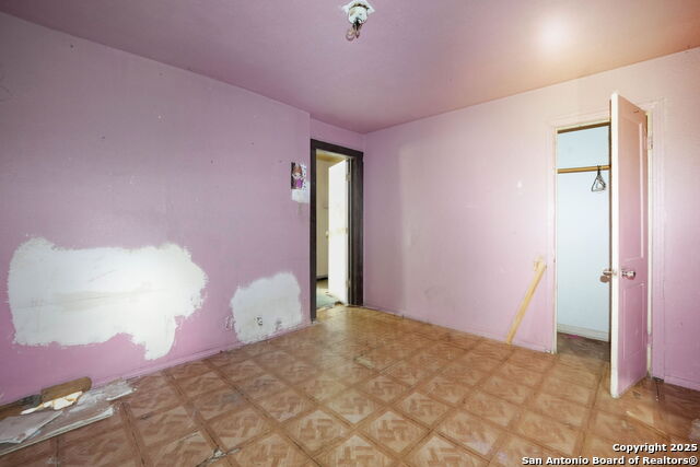 Image 15 of 21 For 1119 Gevers St N