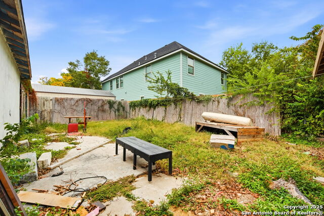 Image 17 of 21 For 1119 Gevers St N