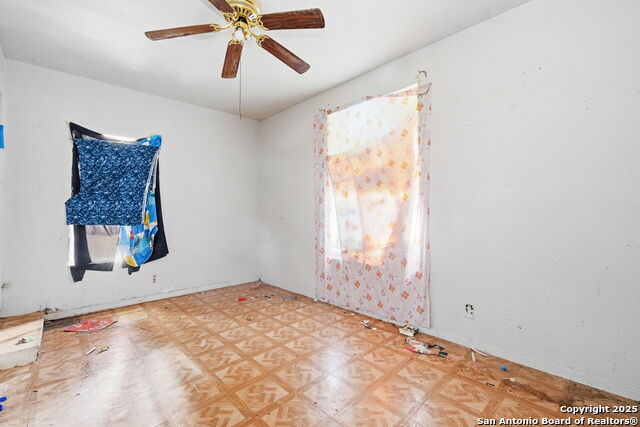 Image 9 of 21 For 1119 Gevers St N