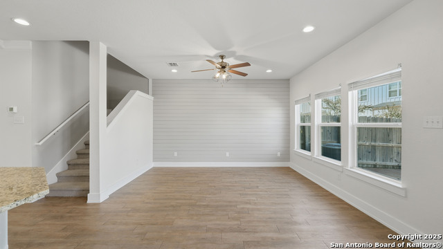 Image 14 of 38 For 223 Sapphire # 1002