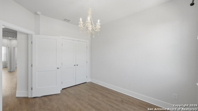 Image 19 of 38 For 223 Sapphire # 1002