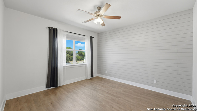 Image 23 of 38 For 223 Sapphire # 1002