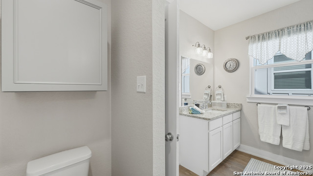 Image 29 of 38 For 223 Sapphire # 1002