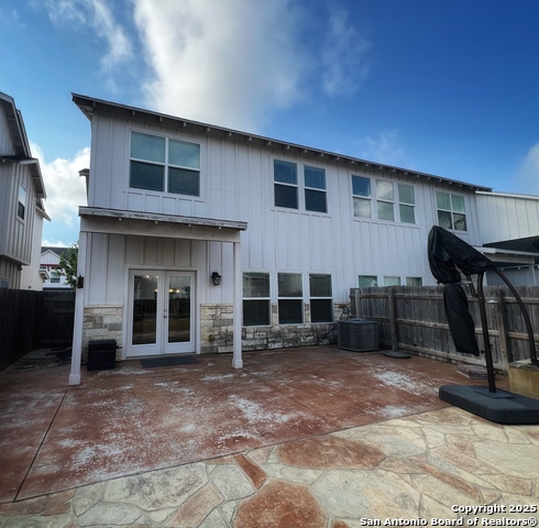 Image 33 of 38 For 223 Sapphire # 1002